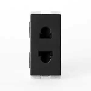 Universal socket 16A Black