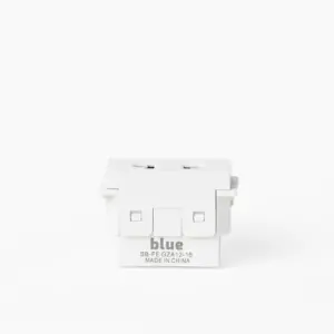 Universal socket 16A white